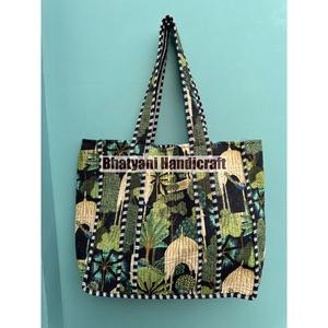 Sac fourre-tout matelassé en coton indien imprimé main bloc pour femmes doux avec deux sangles fermeture ouverte sac fourre-tout - Product Image 4