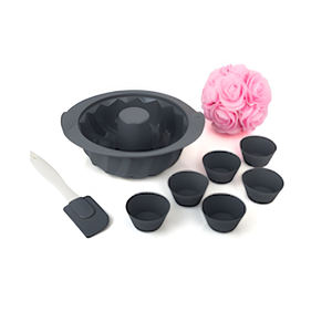 Juego de Utensilios de Cocina Big Chef con 6 Moldes de Silicona para Muffins, Espátula Antiadherente para Hornear en Casa, Apto para Microondas y Lavavajillas - Product Image 1