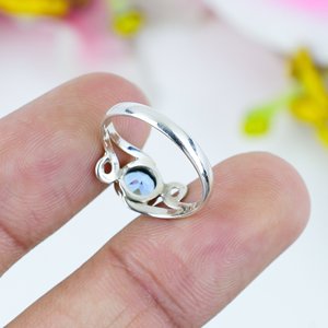 925แหวนรูปไข่ชุบเงินวินเทจทำด้วยมือเครื่องประดับที่มีขอบบุษราคัมสีฟ้าธรรมชาติที่ทันสมัยสำหรับงานปาร์ตี้ - Product Image 2