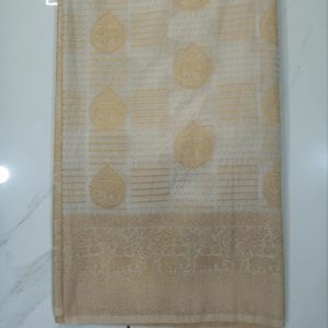 Saree en nylon gracieux avec tissu fluide doux traditionnel pour une élégance sans effort pour les occasions de remise des diplômes et de plage - Product Image 1