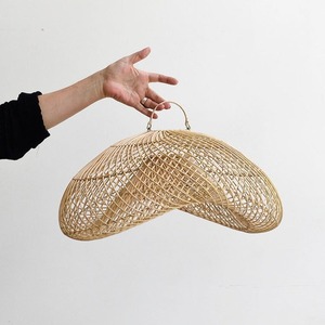 Abat-jour en rotin tressé artisanal tendance, forme transparente, luminaire suspendu pour intérieur et extérieur - Product Image 2