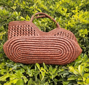 Bolso Tote Bohemio de Ganchillo para Mujer, Diseño Calado a Rayas, Estilo Casual de Playa, Hecho a Mano, Artesanal, de Rafia Natural - Product Image 2