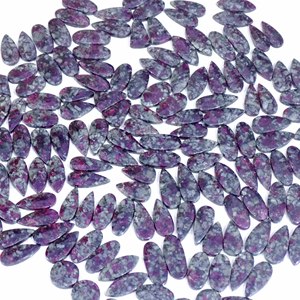 Cabochon en quartz eudialyte de qualité supérieure, pierre précieuse en vrac pour la fabrication de bijoux (pendentifs, bagues, boucles d'oreilles) – Disponible à la vente - Product Image 1