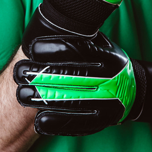 Guantes de fútbol profesionales de último diseño para porteros, venta al por mayor, material de látex de cuero de temporada de invierno con protección para los dedos - Product Image 3