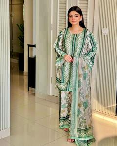 Crêpe de créateur avec impression numérique avec cordon de manche ensemble costume longue robe pakistanaise à la mode pour la fête, costume de créateur - Product Image 2