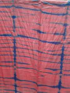 Luxueux foulard en soie tie-dye fait à la main, Dupatta avec bord décoratif pom pom pour l'été cou et plage enveloppement du corps pour les vêtements pour femmes - Product Image 3