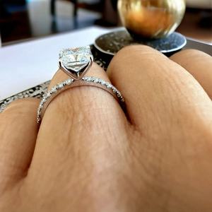 Anillo de Compromiso con Diamante Cultivado en Laboratorio, Corte Princesa, 1.5 CT, Oro Sólido de 18K, Certificado IGI, Joyería de Lujo, Precio de Fábrica al por Mayor - Product Image 3