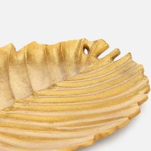 Plateau réutilisable en métal doré Design feuille de noisetier Plateau décoratif élégant avec motif inspiré des feuilles - Product Image 6