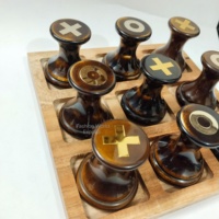 Jeu de Tic-Tac-Toe Moderne 2025 Écologique et Durable, Pièces en Résine Style Antique, Artisanat en Bois Fait Main pour Enfants et Adultes, Unique
