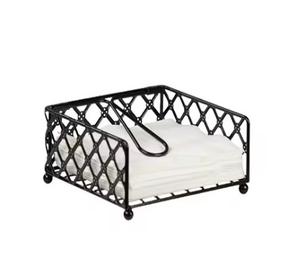 Elegante y resistente servilletero de metal, perfecto para uso diario o decoración de habitación de invitados. - Product Image 5