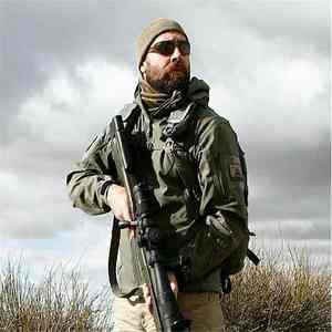 2025 Winter Arrival Black Lightweight Custom Logo Design Men Windproof Outdoor 100% Polyester Breathable Windbreaker <b>Jackets</b> - Product Image 6