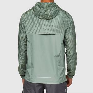 Conception personnalisée Veste coupe-vent style léger et imperméable pour la course à pied et la randonnée en plein air pour hommes Veste de jogging respirante à séchage rapide - Product Image 2