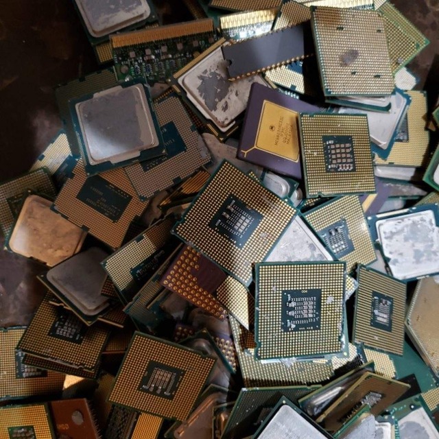 Premium Grade New Ceramic CPU Scrap for Desktop for 4/6-core 64-bit Processor with FM1 Socket