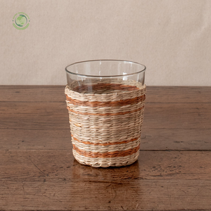 Botella de agua cubierta de algas marinas rayadas hecha en Vietnam material ecológico utilizado para la decoración del hogar Decoración de mesa al por mayor - Product Image 4