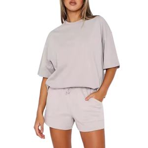 สินค้าขายดี เสื้อยืดโอเวอร์ไซส์และกางเกงขาสั้นผ้าฝ้าย 100% ชุดเซ็ต 2 ชิ้นสำหรับผู้หญิง ชุดลำลองฤดูร้อน ชุดคุณภาพสูงสำหรับผู้หญิง ปี 2026 - Product Image 1