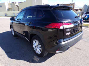 Toyota Corolla Cross AWD LE 4 portes Crossover 2022 d'occasion, conduite à gauche, sièges en cuir, phares LED, toit ouvrant, caméra de recul - Product Image 3