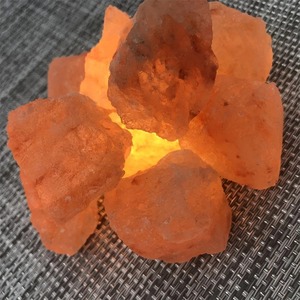 เกลือหิมาลัยสีชมพูธรรมชาติแบบก้อน แร่ธาตุบริสุทธิ์ สำหรับเรกิ ตู้ปลา ของตกแต่งบ้าน DIY บรรจุในถุง ขวด ซอง - Product Image 1