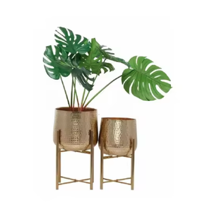 Maceta de Metal moderna de lujo con acabado martillado dorado para sala de estar soportes decorativos para plantas macetas y macetas para uso en interiores - Product Image 4