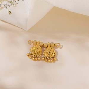 Pendentif Mangalsutra en or Mridula Watimani pour mariage, occasion religieuse - Product Image 1