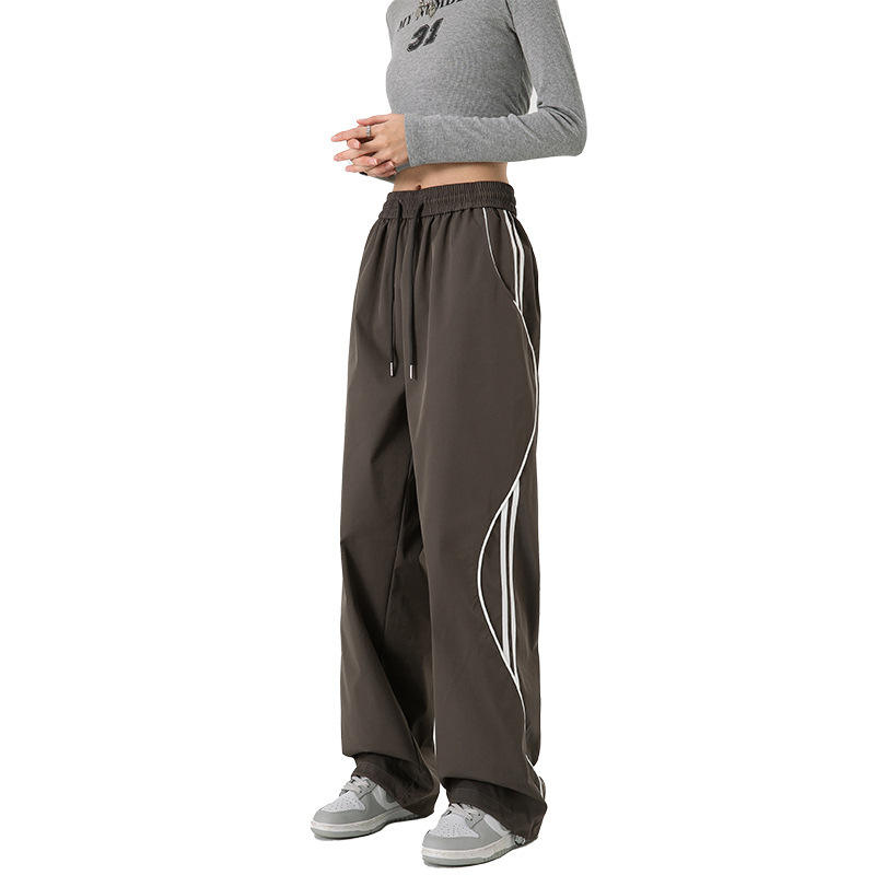 สีเทาเข้ม