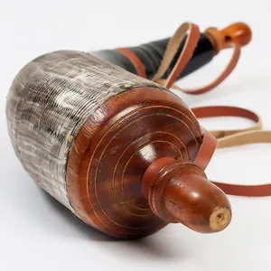 Corne à poudre noire naturelle avec corne de vache polie et bouchon en bois Design classique pour homme de montagne et chasseurs primitifs - Product Image 4