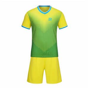 Uniforme de Fútbol Personalizado, Ropa Deportiva para Clubes y Equipos, Uniforme de Fútbol Original Hecho en Pakistán - Product Image 1