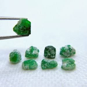 พลอยมรกตเอธิโอเปียธรรมชาติแบบดิบ ไม่ผ่านการเจียระไน ขายส่ง - Product Image 2