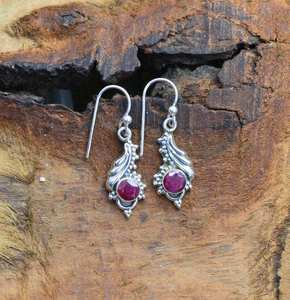 Boucles d'oreilles à crochet en argent sterling avec rubis faites à la main, bijoux en pierres précieuses de créateur pour femmes - Product Image 2
