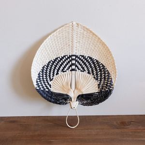 Abanicos de Mano de Hoja de Palma Vintage Vietchoice al por Mayor, Forma Personalizable, Naturales, Hechos a Mano, Pintados, Decoración del Hogar, Entrega Rápida, Oferta MOQ - Product Image 4