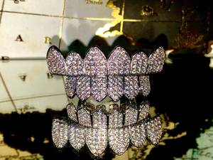Best Quality Trendy Custom Diamond Grillz With <b>Iced</b> Out Stones Perfect for Club Party Wear Available at Wholesale Prices - Product Image 6