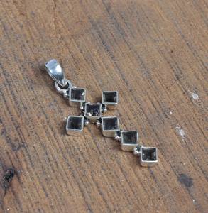 Pendentif croix en quartz fumé en argent sterling massif 925 avec réglage de lunette à facettes Novembre Mois Charme de pierre de naissance - Product Image 3