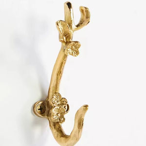 Crochet mural en aluminium décoratif classique avec construction solide et finition élégante parfait pour les générations d'utilisation domestique - Product Image 1