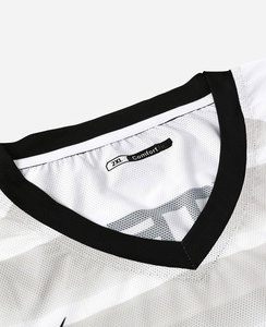 Ensemble d'uniformes de football personnalisés avec impression par sublimation, 100% polyester, séchage rapide, respirant, maillot d'équipe personnalisé - Product Image 4