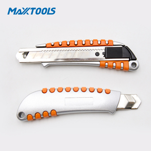Cuchillo Multiusos SK5 con Bloqueo Automático OEM, Cuchilla Retráctil de Alta Resistencia con Caja de Aluminio para Cortar Cartón, Alfombras y Manualidades - Product Image 3