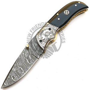 Couteau pliant damas personnalisé de haute qualité fait à la main avec manche de traversin gravé en corne de buffle pour le bricolage en plein air supporté par OEM - Product Image 3