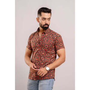 Chemise décontractée 100 % coton pour homme, imprimé ethnique noir et bordeaux, manches courtes, tissu popeline respirant, col cubain, ODM - Product Image 1