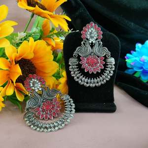 Obra en miniatura de moda oxidada de arte único, accesorio verdaderamente destacado, pendientes de moda para mujeres indias, Diseño atrevido y colorido - Product Image 1