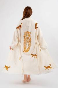 Robe kimono en mousseline 100% coton – Peignoir kaftan à motif léopard, léger et respirant - Product Image 2