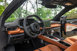 Lotus Emira V6 First Edition 2024 USADO - Product Image 2