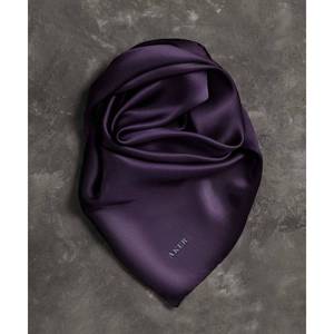 Pañuelo Cuadrado de Seda y Algodón con Estampado Floral - Accesorio de Moda para Invierno - Product Image 2