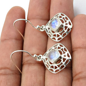 Produit le plus vendu Boucles d'oreilles de style classique en argent 925 avec pierre de lune arc-en-ciel naturelle pour elle Fabricant de bijoux faits à la main - Product Image 2