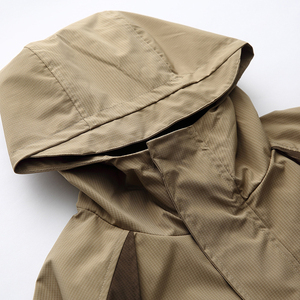 Chaqueta cortavientos unisex con capucha, impermeable, transpirable, para correr al aire libre, diseño softshell, diseñada para uso activo en todas las estaciones. - Product Image 4