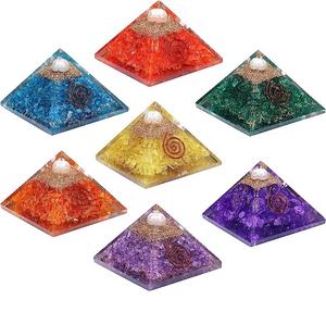 Meilleure vente Agate Soha pierre précieuse Chakra pyramide mélange naturel Orgone symbole de guérison pour Reiki méditation Style mascotte - Product Image 3