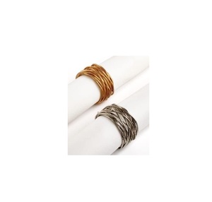 Rond de serviette en métal moderne et élégant, parfait pour les fêtes de mariage et les réunions de famille spéciales - Product Image 1