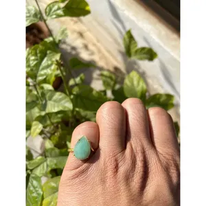 Bague en Or Blanc 14K et Argent 925 avec Turquoise Naturelle Taillée Émeraude, Bijou Fin Rhodié pour Usage Quotidien, Sertie d'Émeraude en Sertissage Bezel - Product Image 4