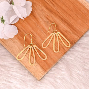 Venta al por mayor lote 25 pares elegante hecho a mano Latón chapado en oro Media Flor alambre aro pendiente moda aniversarios fiestas regalo - Product Image 1