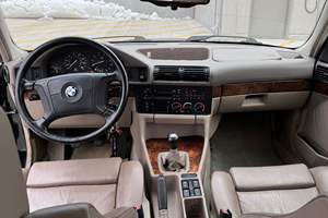 BMW 540i Sedán de 1995, Usado, Transmisión Manual de 6 Velocidades, Motor V8, Suspensión Deportiva M - Product Image 4