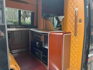 Minibús VIP de Lujo 2025-2026 - Negro - Motor Diésel/Gasolina, Volante a la Izquierda, Transmisión Automática, Emisión Euro V, Listo para Exportación - Product Image 3