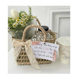 Paquete de regalo de vacaciones 2025 Tet, cesta de algas marinas hecha a mano de Vietnam con dos asas y cierre de cremallera, estilo femenino - Product Image 3