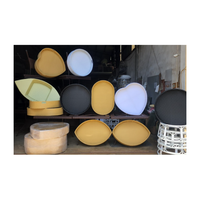 Plateaux flottants pour la détente, parfaits pour les fêtes à la piscine et le repos: rotin et plastique/Collection de plateaux flottants